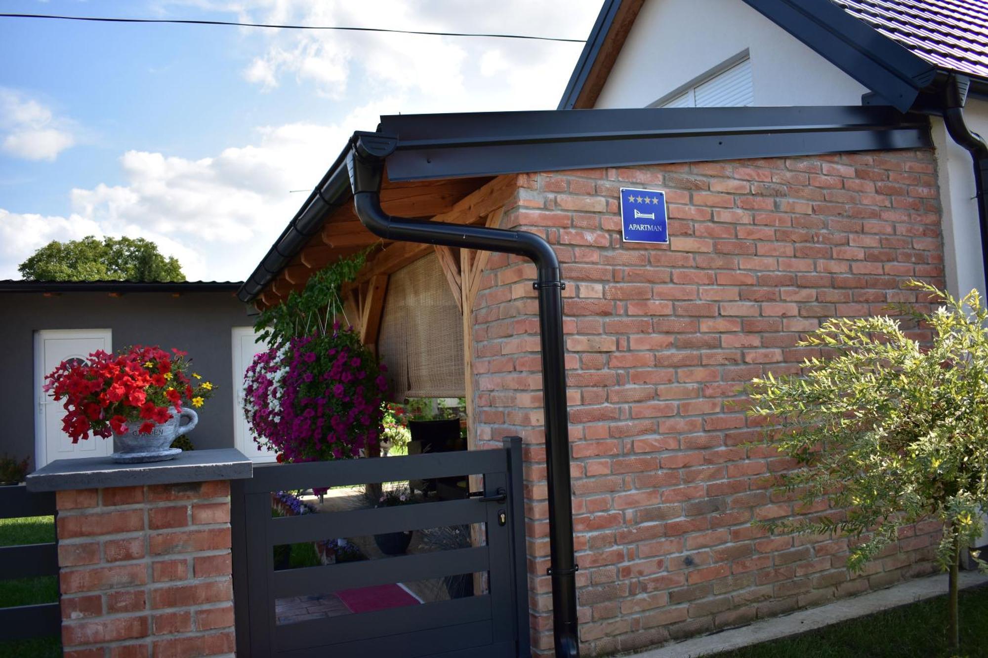 Apartman Tea Valpovo Zewnętrze zdjęcie